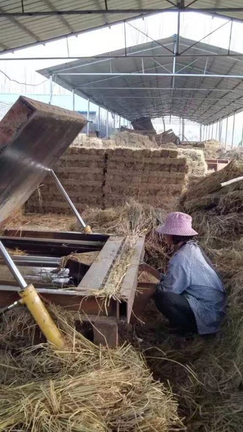 草支垫厂家细说草支垫有以下四个不足之处 稻夫草编制品厂